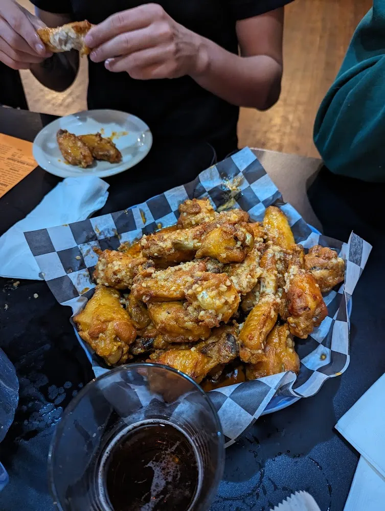 Garlic Rancho Wings